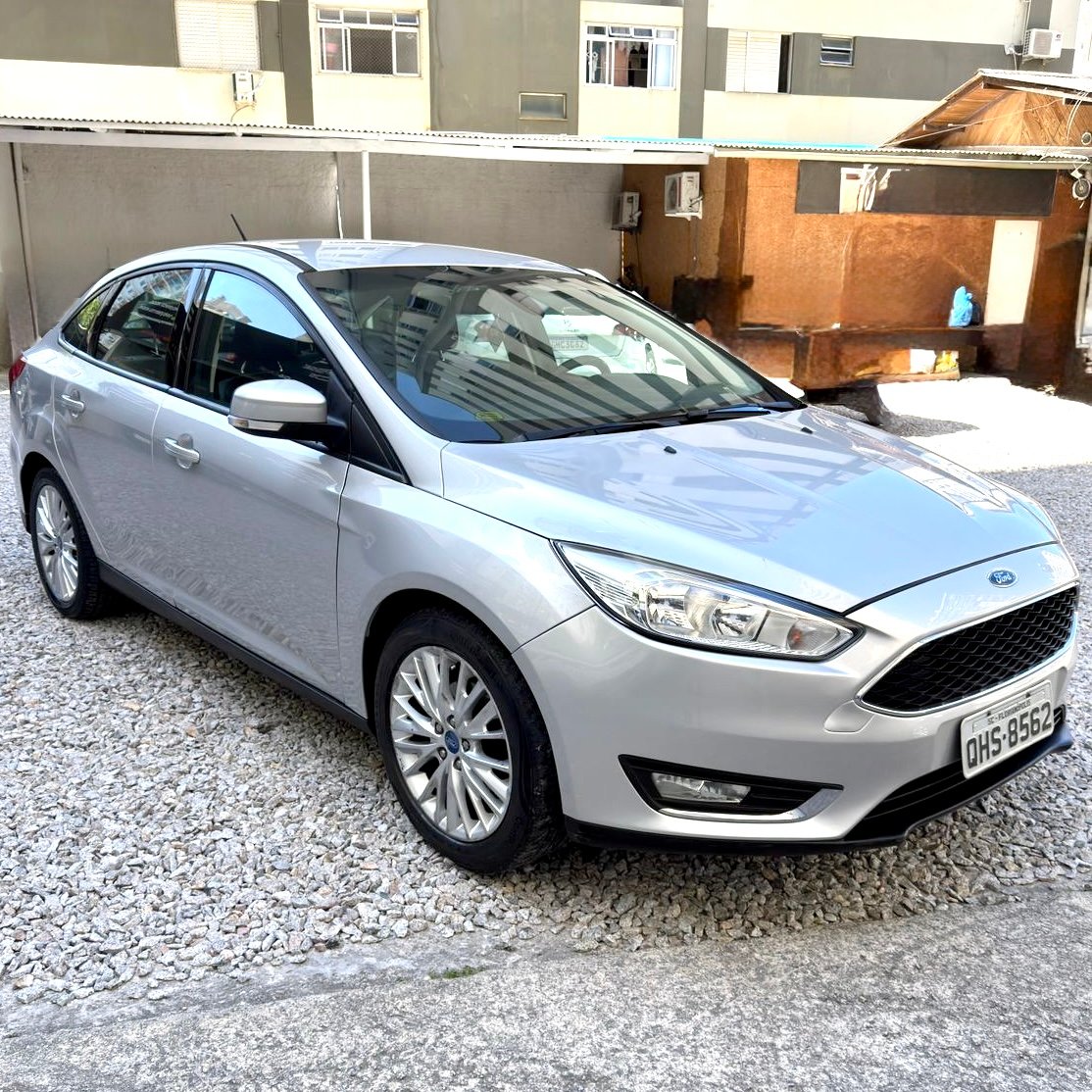 carro usado focus floripa